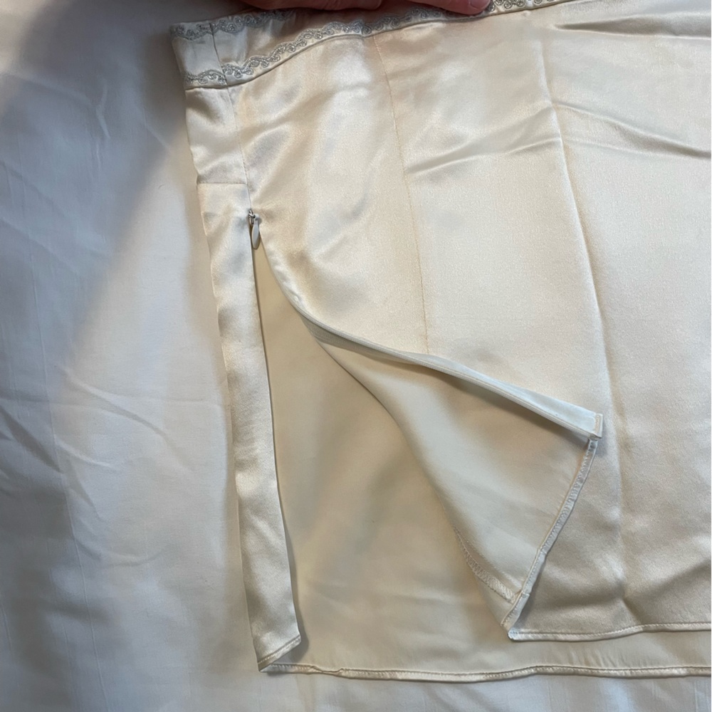 Beautiful Silk and Pearl blouse - Picture 5 of 5